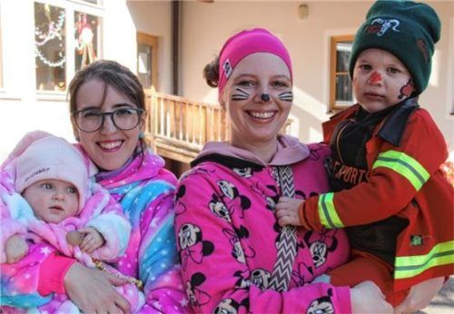 Viel Freude hatten auch die kleinen Faschingsfreunde.