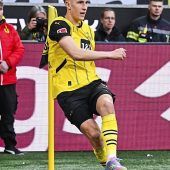 Wie Beckham: Schlotterbeck verzückt