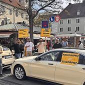 Demo-Duell zwischen Uber und Taxlern
