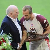 Hoeneß wünscht Kane die Schale