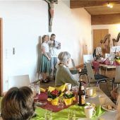 Ministranten als hervorragende Gastgeber beim Seniorennachmittag