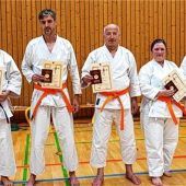 Karateka des TV Feldkirchen meistern Gürtelprüfungen vorbildlich