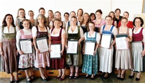 Auch die Absolventinnen der Hauswirtschaftsausbildung hatten allen Grund zum Strahlen.