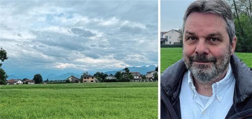 Auf diesem Areal im Nordosten Kolbermoors will die Stadt gemeinsam mit einem Investor eine neue Siedlung mit bis zu 350 Wohneinheiten errichten. Wieso die Bürgerinitiative N.O.T. Kolbermoor dieses Vorhaben unbedingt verhindern will, erklärt Sprecher Dr. Michael Rath im Interview. Foto Lagler, re