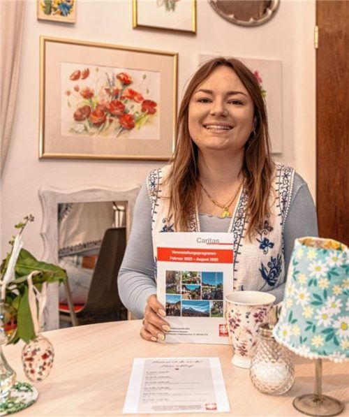 Auf viele Gäste im Mai freut sich Lena Schmid. Die Seniorenbegegnungsstätte der Caritas, die sie leitet, hat nämlich für den kommenden Monat über die normalen Kursangebote hinaus wieder ein Programm mit vielen Highlights zusammengestellt. Foto Thomae