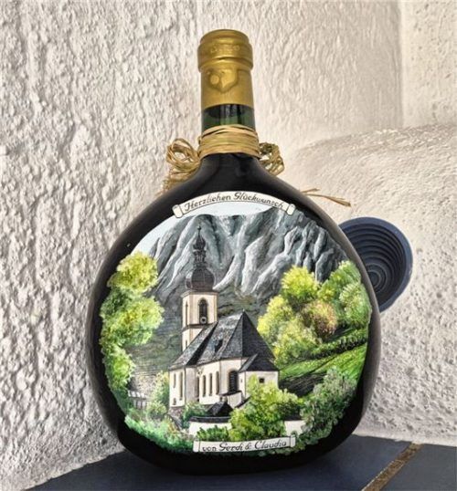 Das Motiv mit der Kirche Sankt Sebastian ist im HauseReichert oft zu sehen. Foto Aberle