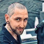 Von Arbeitslosigkeit zum Tattoo-Meister