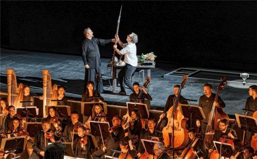 Der Gral ist gefunden, den Speer brachte der Sänger Tadeusz Szlenkler als Parsifal persönlich.Foto TFE: Scheffold Media