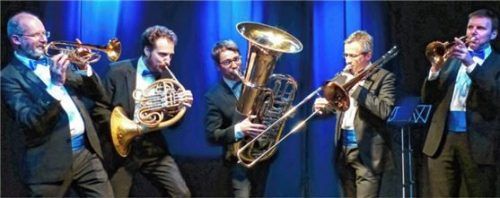 Die Band „ChiemgauBrass“ im Einsatz.Foto re