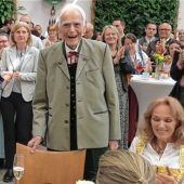 Ein schneidiger Schuhplattler zum 100.