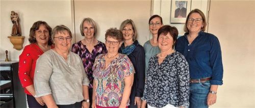 Die Vorstandschaft der Willinger Frauengemeinschaft: (von links) Marianne Ranner, Elisabeth Wiedhammer, Hedwig Apfelböck, Brigitte Vierlinger, Inge Wagenstaller, Dorothea Holzmair, Marianne Ilic sowie Kathi Huber. Foto re