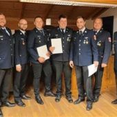Feuerwehr Feldolling ehrt Jubilare