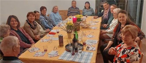 Ein Austausch bei trockenem Brot, Wein und Wasser stand zum Abschluss der Exerzitien auf dem Programm.Foto Privat