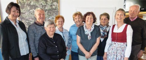 Gut aufgestellt: (von links) die stellvertretende Awo-Kreisvorsitzende Petra Keitz-Dimpflmeier mit dem Ortsvorstandsteam, Gerhard Weber, Anita Neck, Christa Höppler, Monika Polzer, Christa Reitmeier, Gertrud Kuchler, Erika Spohn und Josef Staudt. Fotos Baumann