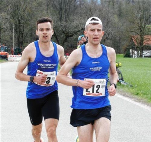 Jakob Heindl (links) und Anian Rottmüller vom PTSV Rosenheim feierten einen Doppelsieg. Fotos Ludwig Stuffer