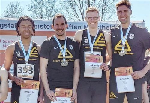 Jakob Ngom aus Riedering wurde zusammen mit Toni Pscherer, Jonas Schröder und Fabian Riegelsberger (von links) neuer Bayern-Meister. Foto Ludwig Stuffer