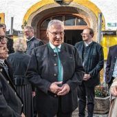 Innenminister übt Kritik am Bürgergeld und am fehlenden Glauben