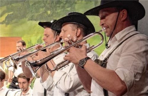 Josef Merk, Martin Oswald und Norbert Schneider (von rechts) beim Trompeten-Solo zu „Il Triello“.Foto Hecht