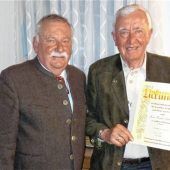 Goldene Ehrennadel für Zahnleiter