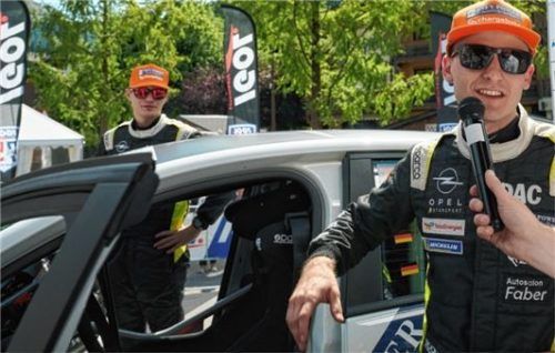 Maximilian Kugler (links) und Johannes Wittenbeck starten erneut als Team im ADAC Opel Electric Rally Cup.Foto re