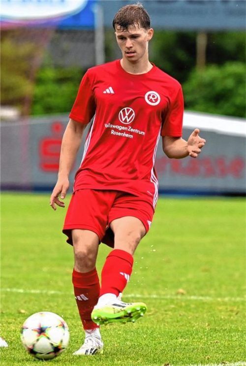 Michael Summerer erzielte in Hallbergmoos den Treffer für die Sechziger.Foto Hans-Jürgen Ziegler