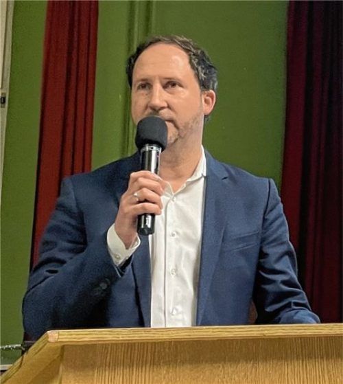 Optimistisch trotz finanzieller Zwänge: Bürgermeister Christoph Vodermaier lobte den Zusammenhalt im Dorf. Foto re