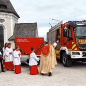 Gottes Segen für neues Löschfahrzeug
