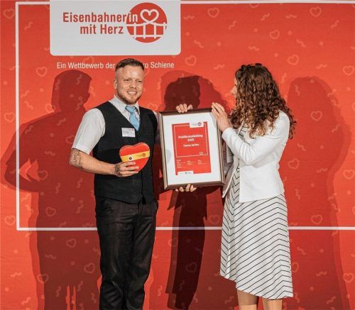 Publikumsliebling Thomas Spillker bei der Preisverleihung in Berlin. Foto Allianz pro Schiene/Hilgers