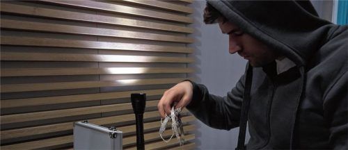 Rund 300 Schmuckstücke im Gesamtwert von circa 250000 Euro sollen Einbrecher in einem Juwelier-Geschäft in Kolbermoor im Sommer 2023 erbeutet haben (Symbolfoto). Foto Imago/Panthermedia