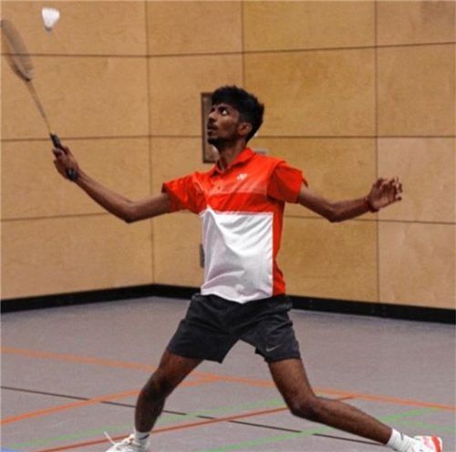 Shankar Ram Somasundaram vom PTSV Rosenheim in Aktion während eines Bezirksoberligaspiels.Foto re