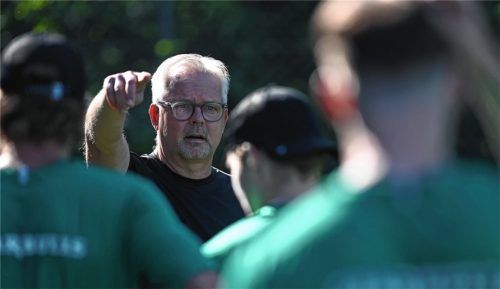Starbulls-Trainer Jari Pasanen im Rahmen des Sommertrainings: „Wir trainieren viel, und das wird eigentlich jährlich noch verschärft.“Foto Hans-Jürgen Ziegler