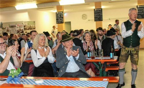 Viel Beifall gab es vom Publikum für die satirischen Einblicke ins Vogtareuther Gemeindeleben.