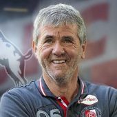 Kölner setzen im Aufstiegs-Endspurt auf Rekordtrainer