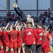 FCB verabschiedet Straus mit einem Sieg