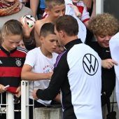 DFB: Training vor 4000 Fans