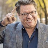 Schlafen auf Sisis Schreibtisch