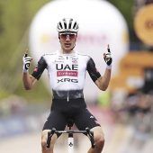 Giro: Ayuso siegt – aber Roglic in Rosa