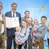 Söder und seine 98 Patenkinder