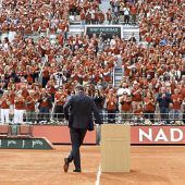 Fußabdruck für die Ewigkeit: Nadal weint bei Ehrung in Paris