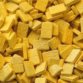 Drogen und Waffen gehortet