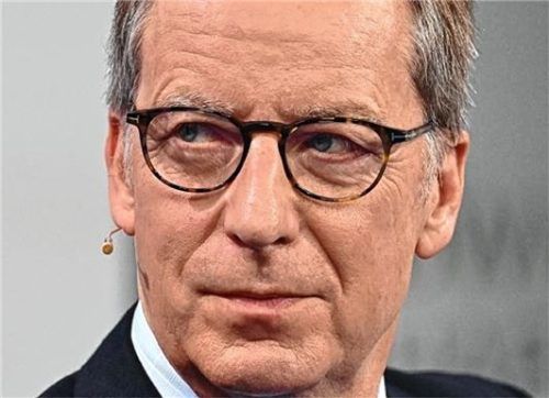 Auch Rosenheim ist betroffen: Professor Dr. Michael Hüther, Chef vom Institut für deutsche Wirtschaft, schätzt die Gefahren von Cyber-Kriminalität ein. Foto Imago