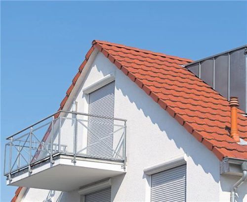 Balkon an Giebelwand: Für den Platz an der Sonne gibt es unterschiedliche Konstruktionsarten. Foto Uwe Anspach/dpa