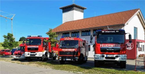 Bei einer Alarmierung rücken sowohl die Einsatzkräfte der FFW Pfaffing als auch die des Feuerwehrhauses in Rettenbach aus – eine Besonderheit seit der Gebietsreform.