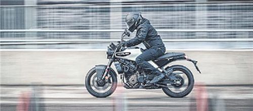 Bikertraum: Mit dem B196 darf man diese 125er fahren. Foto F.: HQV