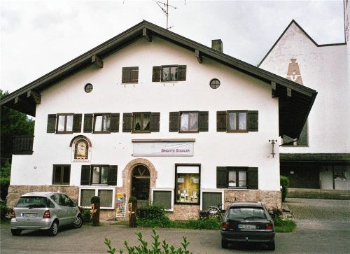 Das Alte Pfarrhaus ist bereits seit 100 Jahren fester Bestandteil im Ortsbild. Foto re