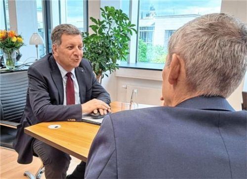 Das OVB und der Brenner-Nordzulauf: Auch bei Verkehrsminister Christian Bernreiter fragte Michael Weiser nach.