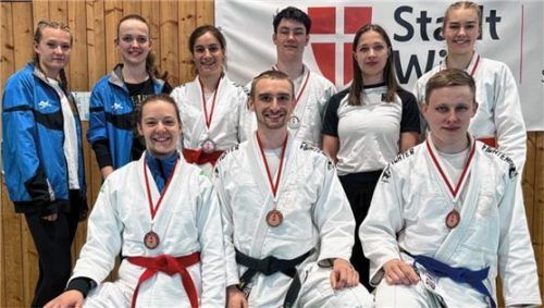 Das Rosenheimer Ju-Jutsu-Team lieferte in Wien starke Leistungen ab.Foto re