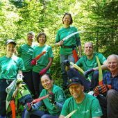 Freiwillige Hände für zukunftsfähigen Wald