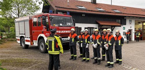 Die Florianijünger Rechtmehring verfügen nicht nur über modernste Ausrüstung, sie halten sich auch mit regelmäßigen Übungen und Prüfungen auf dem aktuellsten Wissensstand – hier bei der Leistungsprüfung 2025.