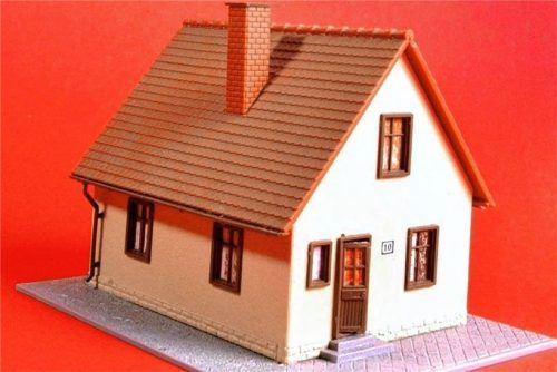 Die geplante Erweiterung des Bebauungsplans „Bichlfeld Nord“ in Schleching wurde vom Gemeinderat abgelehnt. Damit ist das Vorhaben, vergünstigtes Bauland für einheimische Familien zu schaffen, vorerst beendet.Foto dpa